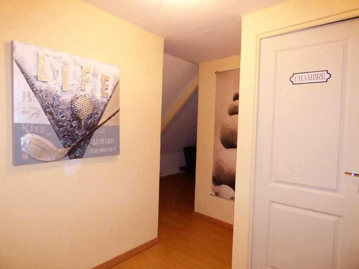 Les Petites Brosses Bed & Breakfast Montbizot Екстериор снимка