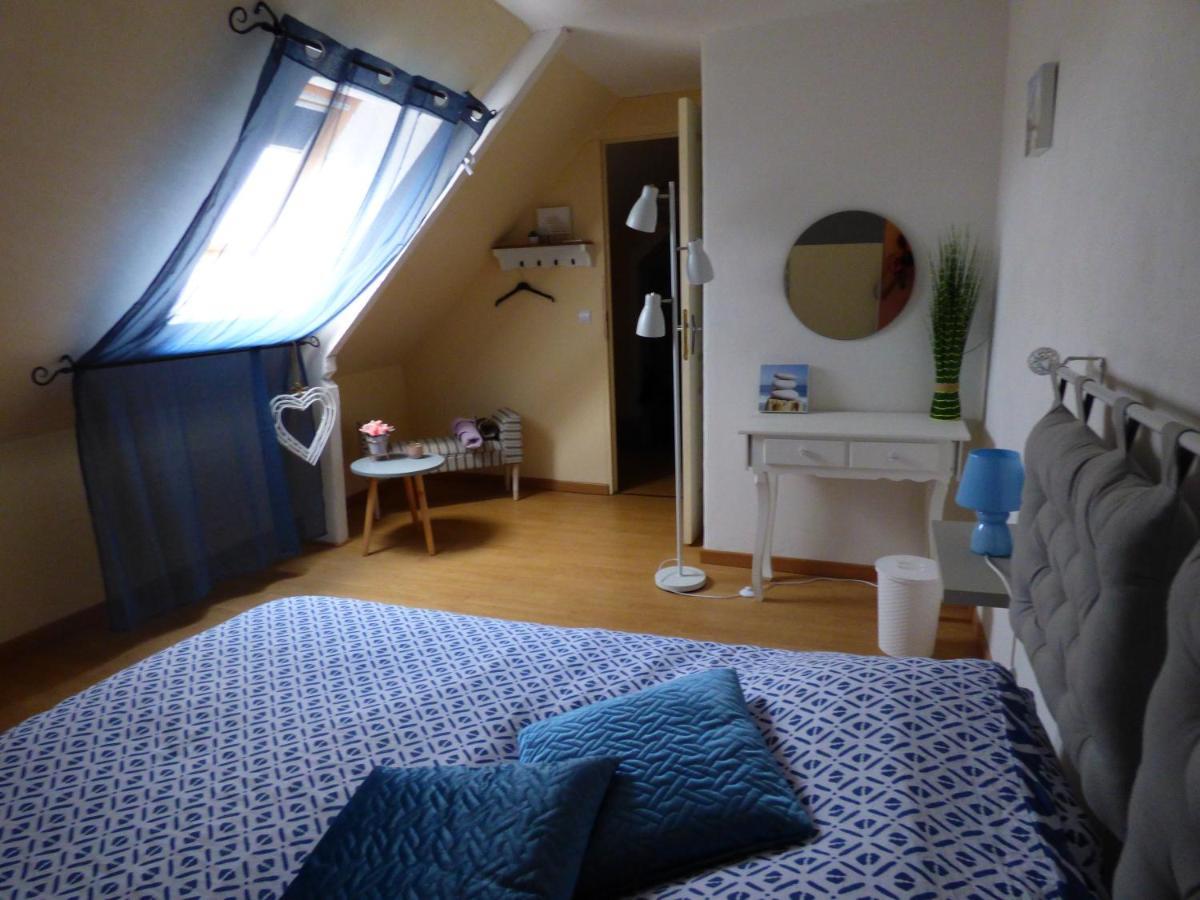 Les Petites Brosses Bed & Breakfast Montbizot Екстериор снимка